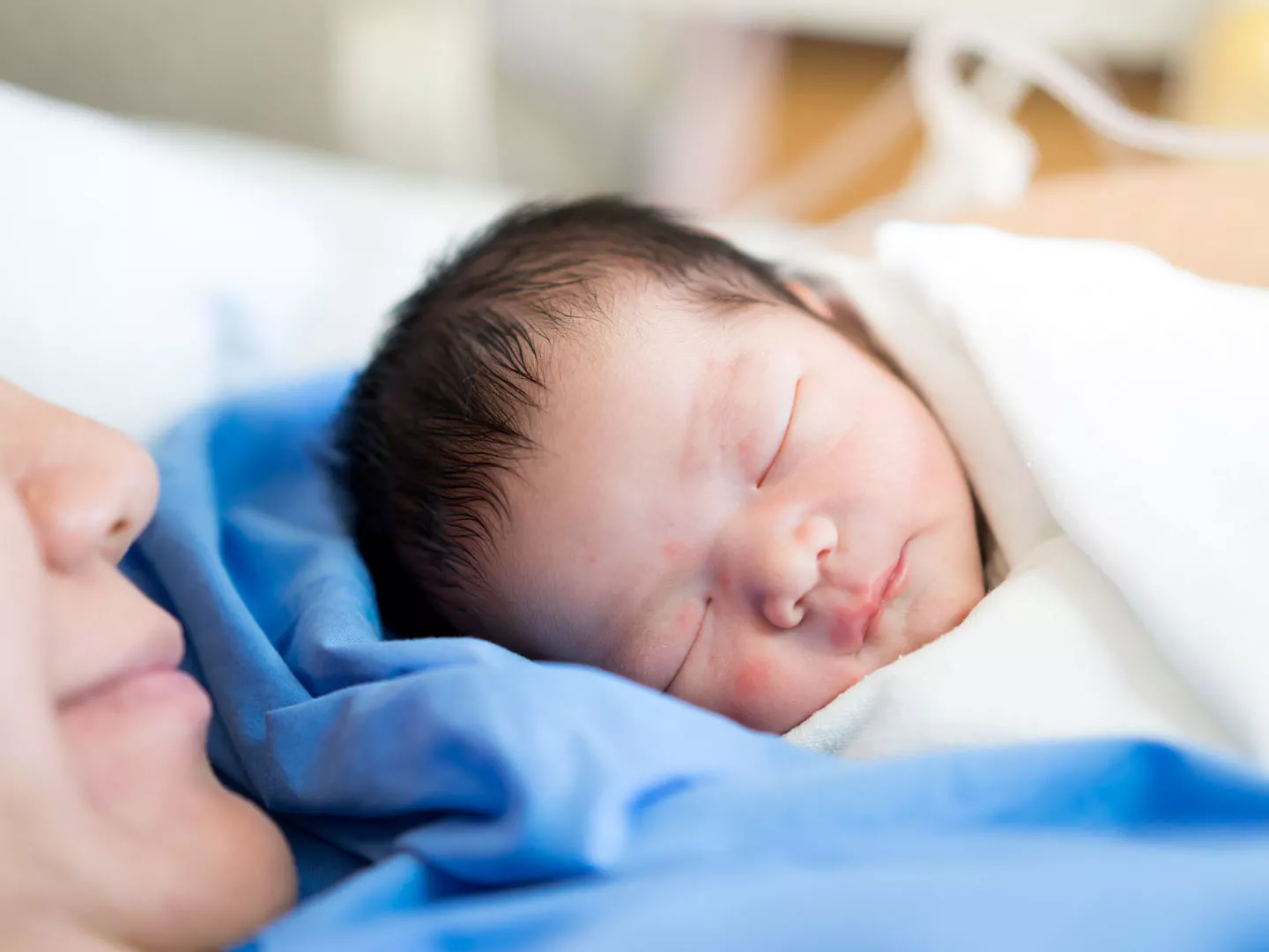Newborn Photography Ideas in Hospital
