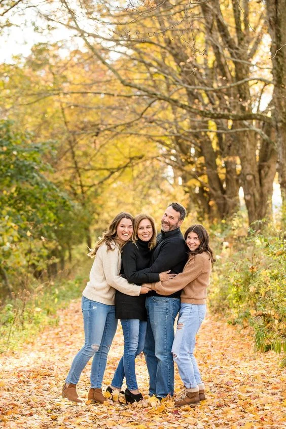 Family Picture Pose For 4 Adults 