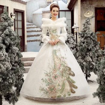 White Christmas Outfit, Best Christmas Outfits, Wikilearns